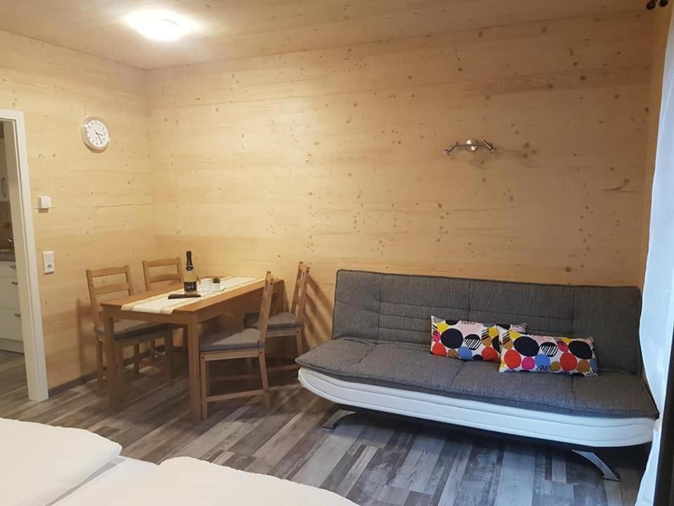 Gaestehaus Am Hahnenkamm Reuthe Buitenkant foto