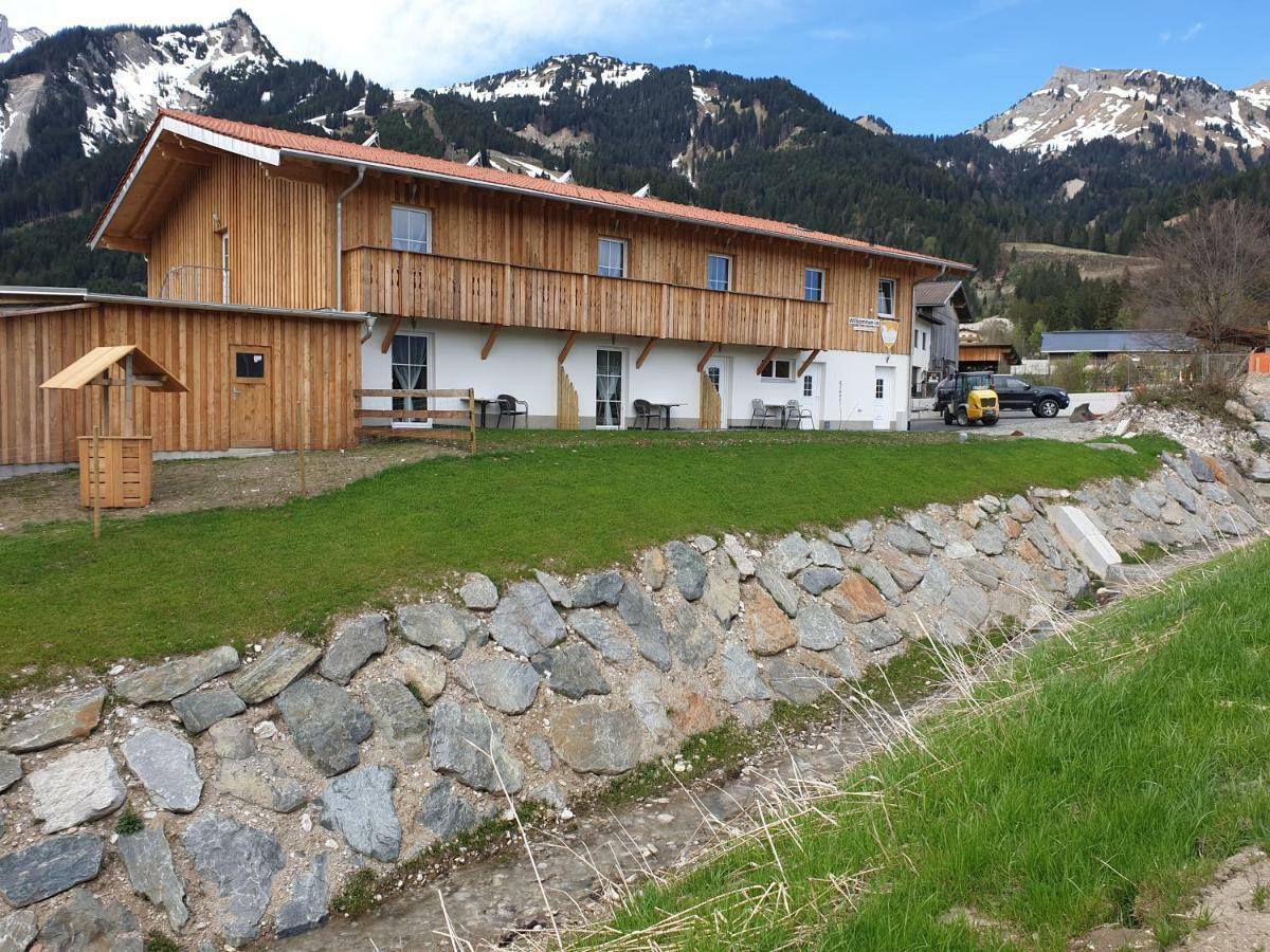 Gaestehaus Am Hahnenkamm Reuthe Buitenkant foto